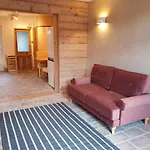 The Little Luckwell Apartment By Cliftonvalley Apartments